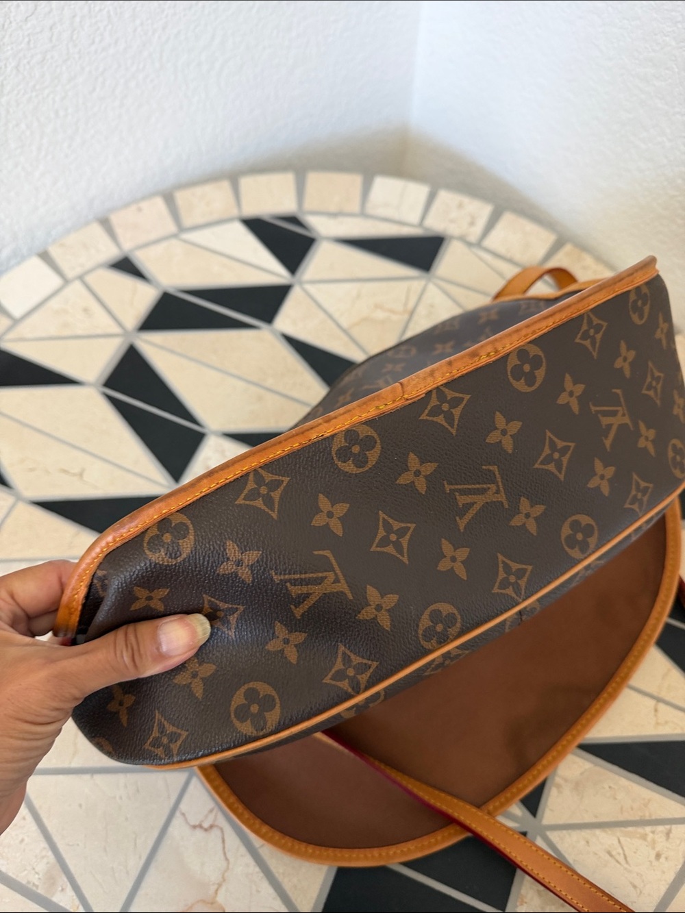 Louis Vuitton Brown Monogram Shoulder Bag with Tan Trim - Menilmontant - Picture 10 of 12
